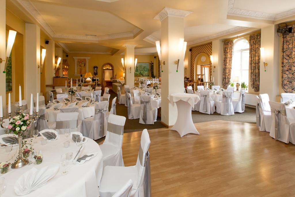 אורניינבורג Landhotel Classic מראה חיצוני תמונה